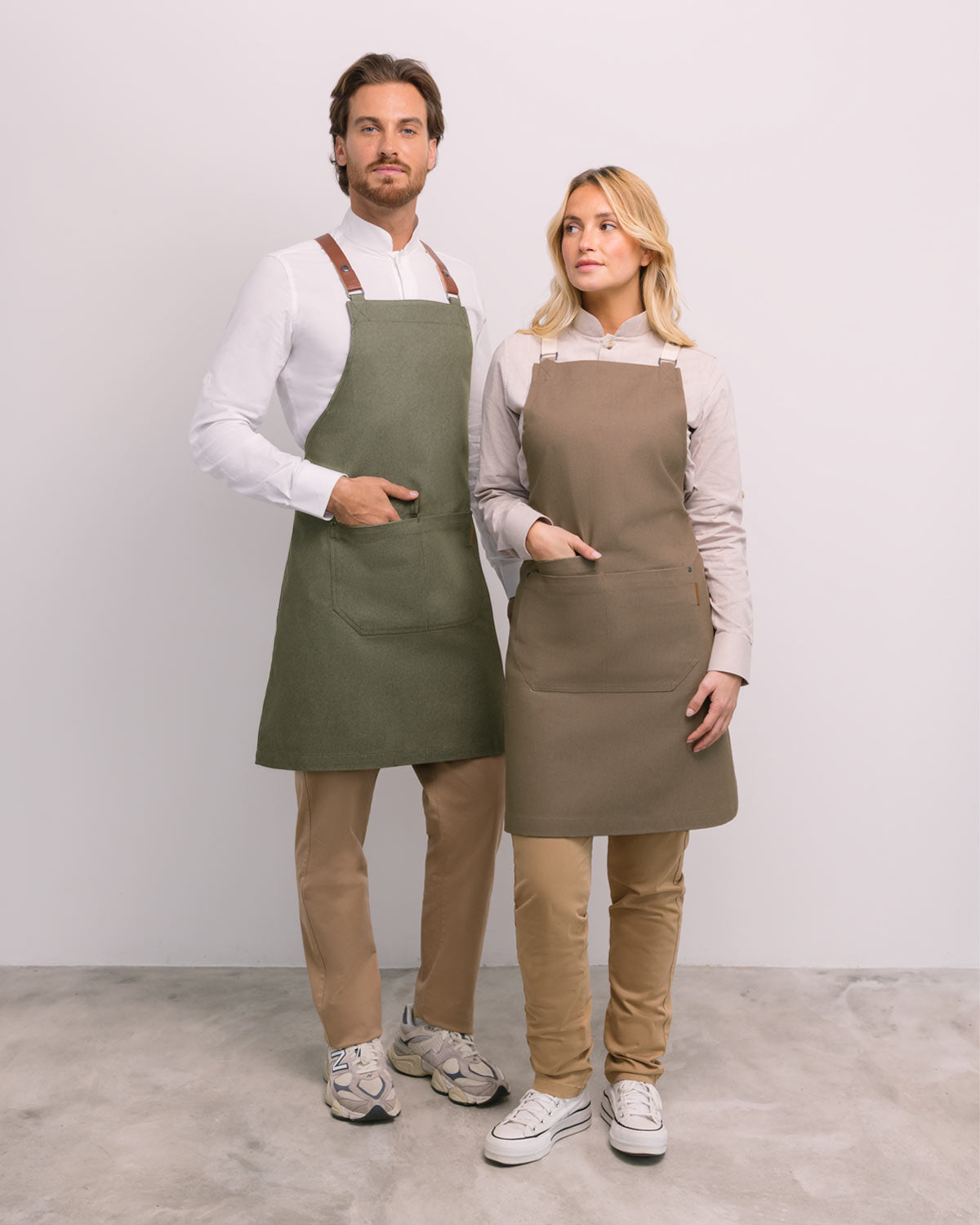 Melbourne Crossed Apron in Beige Denim