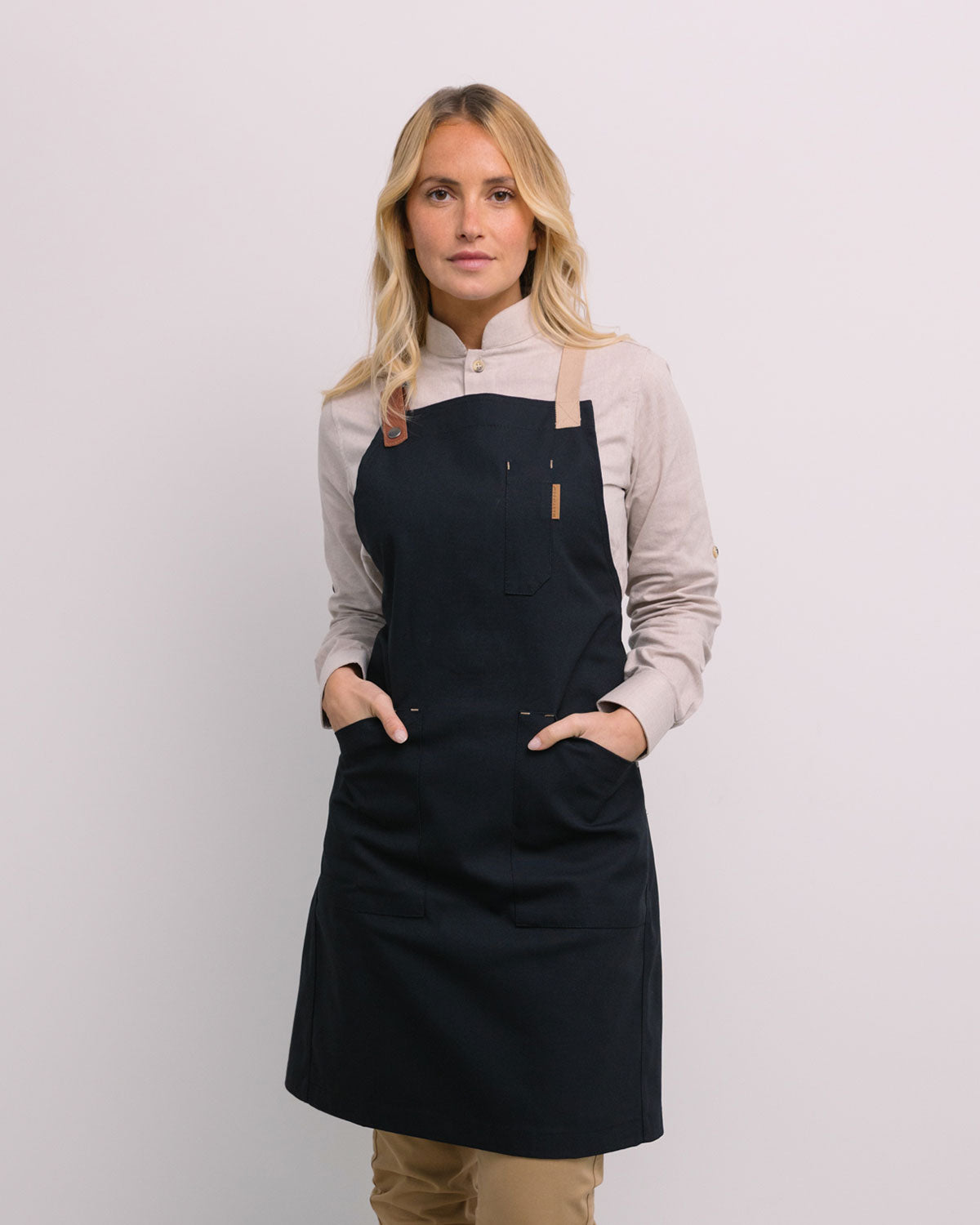 Delantal Cruzado Retro Negro con Tiras Beige