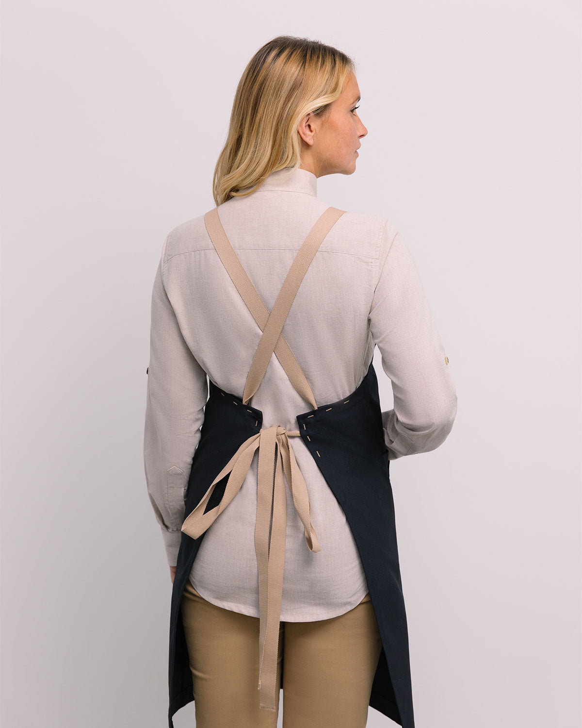 Delantal Cruzado Retro Negro con Tiras Beige