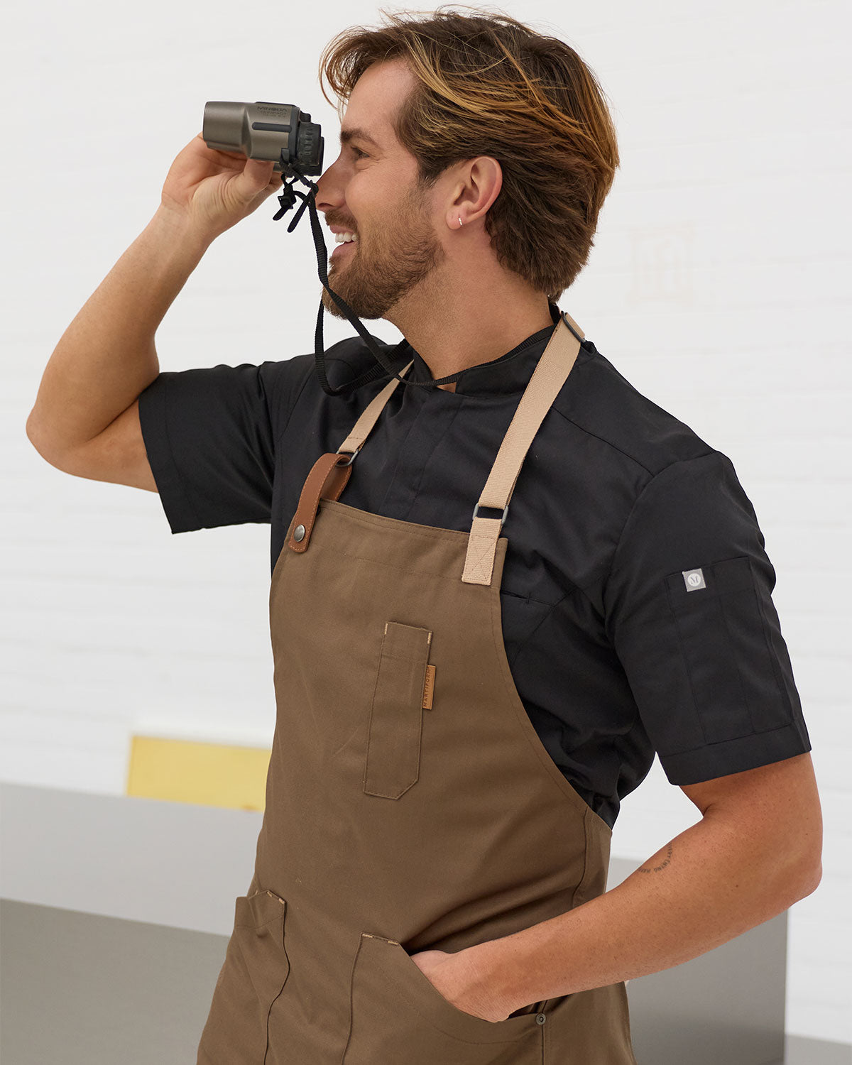 Tablier à Retro-Neck Vert Brunâtre avec Lanières Beige